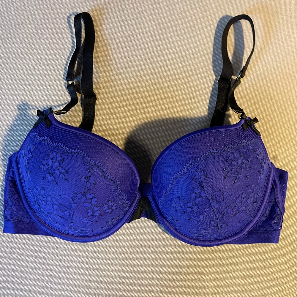 34D Victoria’s Secret Bra